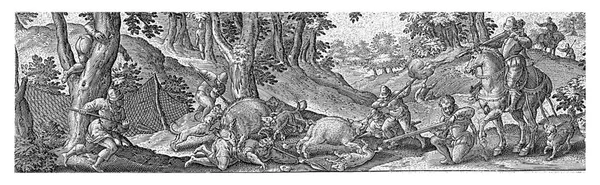 有些人猎杀两只野猪 并用狗和长矛杀死它们 该印刷品有拉丁文字幕 是54幅系列印刷品的一部分 — 图库照片