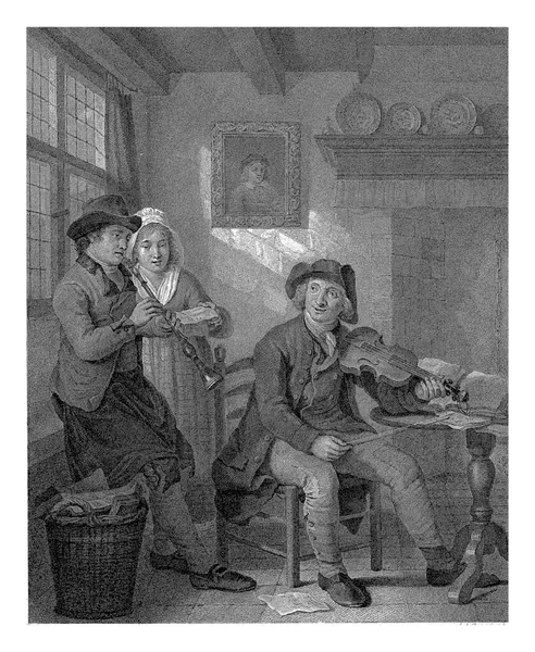 两个男人和一个女人在客厅里一起做音乐 女人唱歌 一个男人拉小提琴 另一个羞辱 透过左边的窗户 灯光照射在女人的乐谱上 — 图库照片