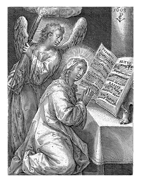 Марія Стоїть Навколішки Перед Столом Пісенником Нею Стоїть Ангел Палаючим — стокове фото