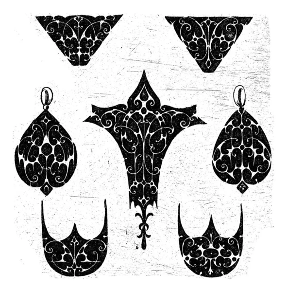六个装饰品之间的戒指装饰品 Guillaume Quewellerie 1611年 — 图库照片
