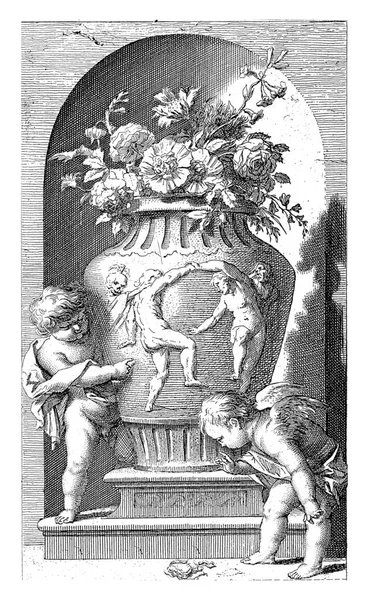 在一个花园花瓶旁边放了两片意大利面 花瓶里有花 右边的水壶看着地上枯萎的玫瑰 左边的投币口指向花瓶 死神正抱着一个跳舞的人的肩头 — 图库照片