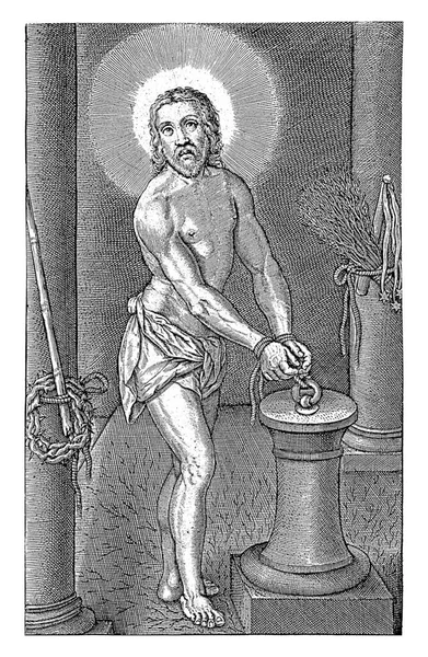 基督被绑在一根柱子上 Hieronymus Wierix 1563年 1619年以前除了一块麻布 赤身裸体的基督被绑在一根有绳子的柱子上 他头上的光环 — 图库照片