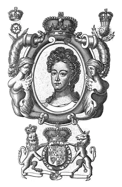 装飾された楕円形のメアリー2世の肖像 台座の上の名前と称号 — ストック写真