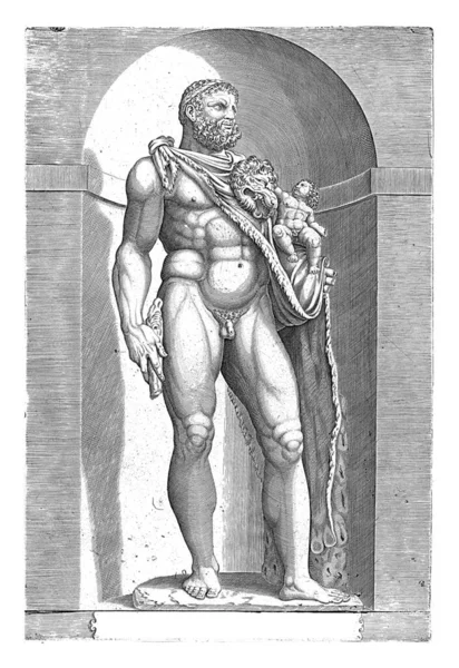 ヘラクレスとしての皇帝コモドゥスの像 ヘラクレスは裸で建てられている 彼はライオンの皮をマントとして身に着けている 息子のテレフォスは左腕に座っている 像は現在バチカン美術館にある — ストック写真