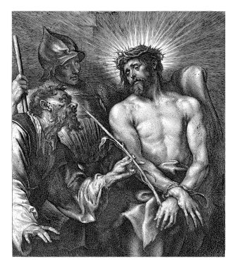İsa 'nın alay konusu iki adam, bir adam alaycı bir şekilde kamış asasını ona uzatıyor ve bir asker omuzlarına pelerin asıyor. Alt boşluğunda dört satır Latince metin var..