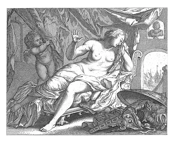 Dido Şezlongda Onu Terk Eden Aeneas Haykırıyor Planda Aeneas Zırhı — Stok fotoğraf