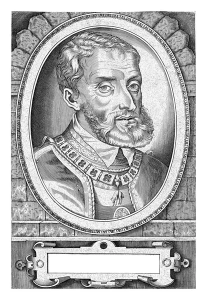 哈布斯堡的查理五世 德国皇帝 西班牙国王 正面对着一个椭圆形的框架 边缘用拉丁文写着字母 在肖像下面是一块用拉丁文写着三行字的牌匾 — 图库照片