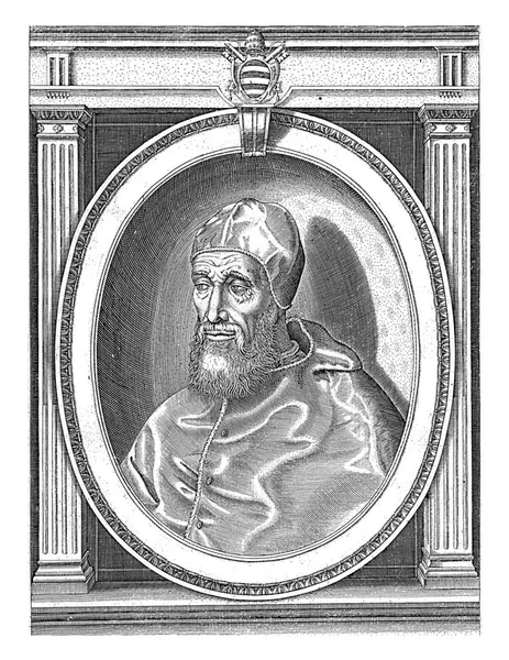 교황의 예복을 머리에 카마우로를 바오로 초상화 모서리 글자가 왼쪽으로 — 스톡 사진