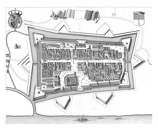 鸟瞰奇瓦索地图 左上方是萨伏伊公爵的纹章 右上方是城市纹章 — 图库照片