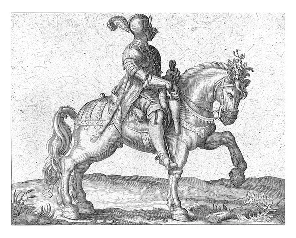 Mężczyzna Zbroi Koniu Jadący Prawo Prawa Ręka Pistolecie Uchwycie Siodle — Zdjęcie stockowe