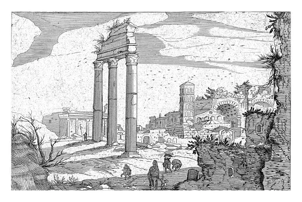 城とポリュクスの神殿の3つの列とローマのローマのフォーラムでコンスタンチノープルの右側にあります 手前の人物もいる — ストック写真