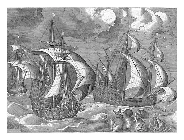 三艘军舰在公海上在前景中 阿里翁坐在海豚上 弹奏着竖琴 — 图库照片