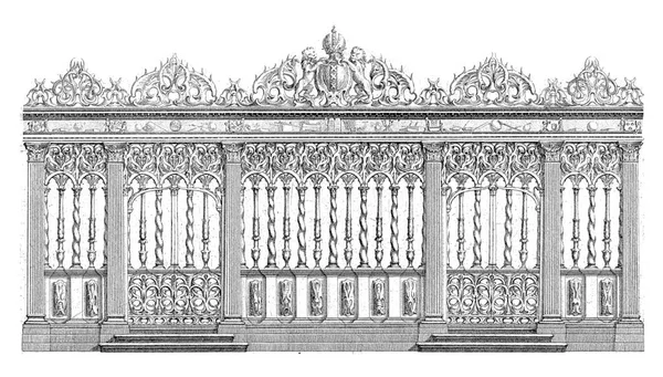 Ogrodzenie Chóralne Pilastrami Skręcone Kolumny Ozdoby Płatkowe Zwieńczone Dwoma Lwami — Zdjęcie stockowe