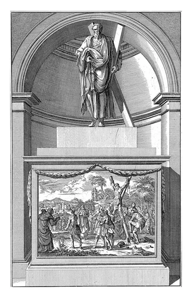 使徒アンドレアス リュケン 1698年1月後使徒アンドレアスは魚を手に 彼の側に傾いた十字架に対して 正面に十字架が描かれた台座の上に立つ — ストック写真