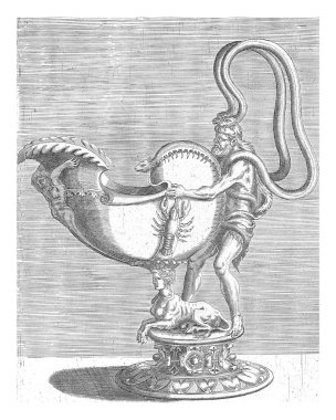 Göbeğinde ıstakoz olan Nautilus kadehi, Balthazar van den Bos, Cornelis Floris (II) 1548 'den sonra bir adam tarafından taşınır ve bir sfenks tarafından desteklenir..