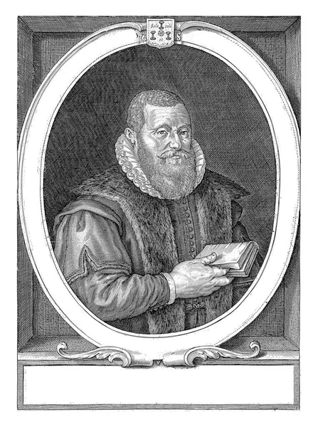 作家和传道士丹尼尔 索特留斯的肖像 向右转半长 有胡子和胡须 有褶皱的领子和毛茸茸的托加 他右手拿着一本书 — 图库照片