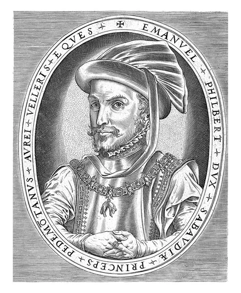 萨伏依公爵伊曼纽尔 菲利贝尔左边一个椭圆形的地方 他的名字和头衔用拉丁文写着 — 图库照片