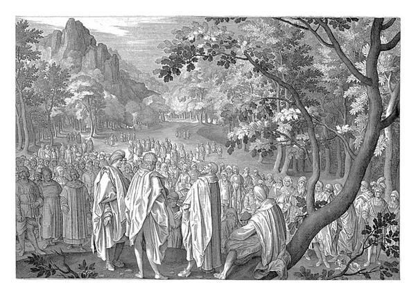 Четыре Апостола Проповедуют Пустыне Перед Толпой Верующих — стоковое фото