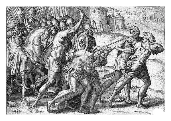 长老们被赶走了 亚伯拉罕 德布鲁恩 1570年 现在被囚禁在铁链中的长老们被士兵们从城里拖到了处决现场 — 图库照片