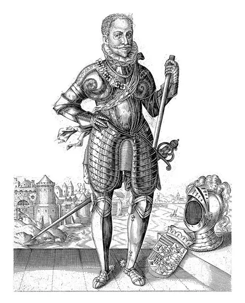 オーストリアのエルンストの肖像 オーストリア大公 彼には指揮官がいる 彼のヘルメットと紋章は地面にある 水の上の都市を背景に — ストック写真