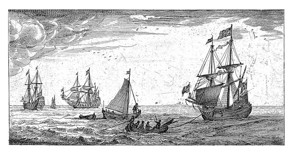 Niektóre Statki Morzu Jeden Marynarzy Żaglowca Wskazuje Miejsce Gdzie Kotwica — Zdjęcie stockowe