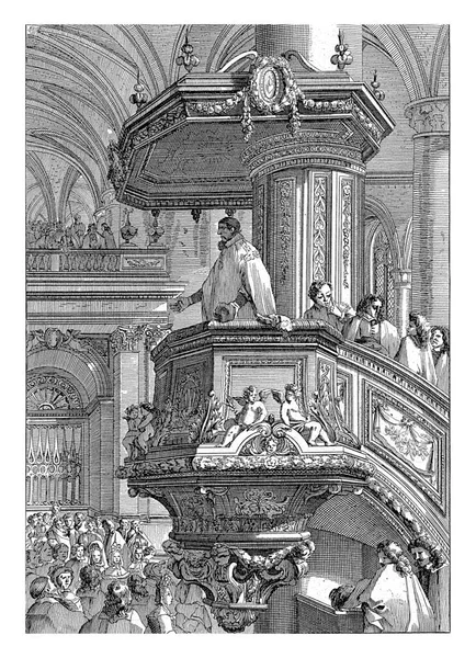 Bir Vaiz Kürsünün Kürsünün Sağında Durur Kilise Balkon Seyircilerle Dolu — Stok fotoğraf
