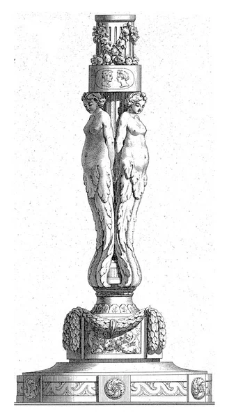 有女性半身像的烛台 弗朗索瓦四十 1775 1790一个装饰过的烛台 有两个裸体的女性半身像 — 图库照片
