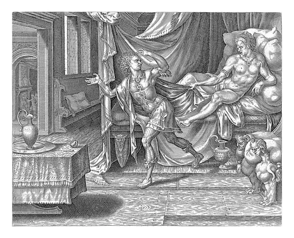 约瑟夫和Potiphar的妻子Harmen Jansz Muller在1570 1612年Maarten Van Heemskerck之后逃离了Potiphar的妻子 后者赤身裸体躺在床上 她抢了他的长袍 免版税图库照片