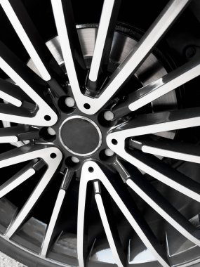 Araba alaşımlı tekerlek dokusu. Araba için yeni bir alaşım tekerleği. Alloy rim. Araba tekerleği diski.