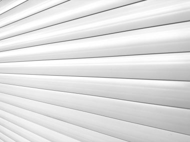 Paten panjuru kapısı. Arka planda metal bir garaj kapısı var. Otomatik elektrikli garaj kapısı. Beyaz kapılı garaj..