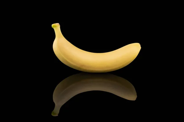 Isolierte Bananen Bananenfrüchte Isoliert Auf Schwarzem Spiegelhintergrund Reife Bananen Mit — Stockfoto