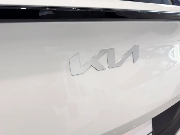 Jerevan Arménie Června 2023 Kia Motors Nové Logo Kufru Bílého — Stock fotografie