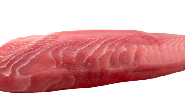 Stek Tuńczyka Żółtopłetwego Izolowany Białym Tle Świeży Rzadki Stek Tuńczyka — Zdjęcie stockowe