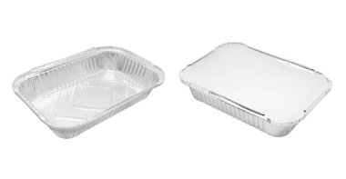 Folyo pişirme kabı beyaz arka planda izole edilmiş. Boş tek kullanımlık alüminyum folyo kabı beyaza izole edilmiş