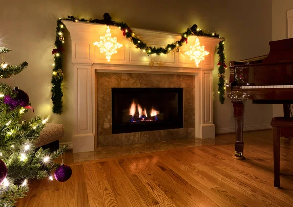 Földgáz Betét Kandalló Világít Karácsonyi Vagy Újévi Nyaralás Otthon Nappali — Stock Fotó