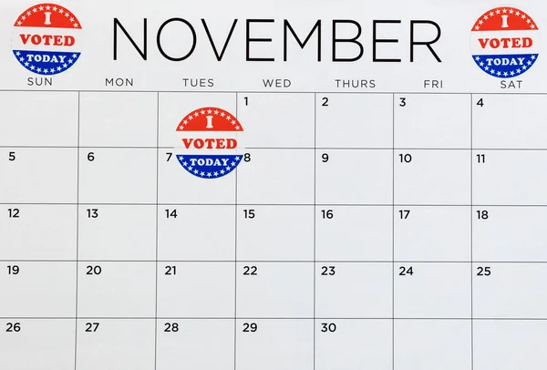 Szavazatmatricák Novemberi Naptár Hátterében Amerikai Választási Kampány Koncepció — Stock Fotó