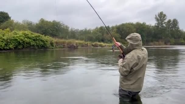 Pacific Northwest Wild Salmon Next Fly Reel River Bank Stone — Stock Video