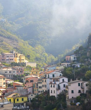 İtalya 'nın Cinque Terre kıyı bölgesinde Riomaggiore