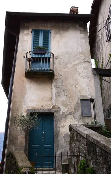 Старые Дома Рядом Озером Комо Нессо Италия — стоковое фото