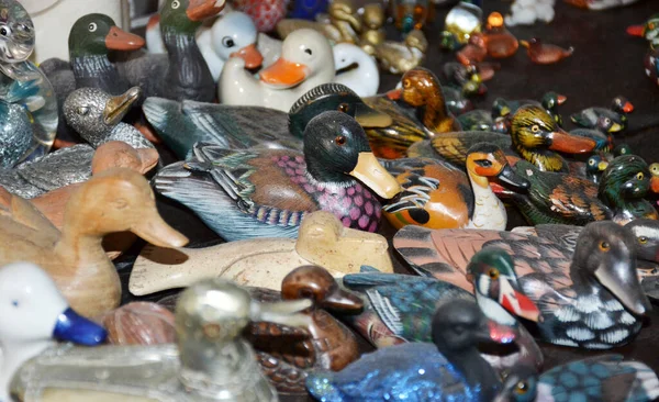 Colección Estatuas Pato Colores Miniatura — Foto de Stock
