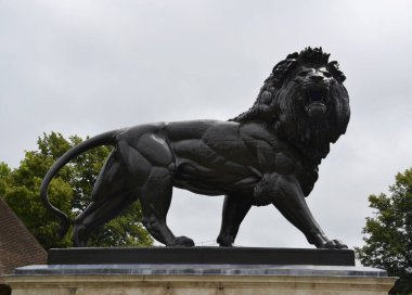 Maiwand Lion - Forbury Lion, Forbury Gardens, Reading, Berkshire, İngiltere 'de bir anıt.