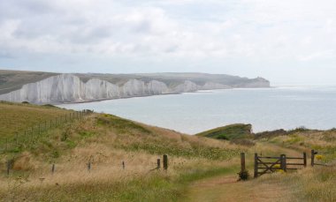 Deniz manzarası ve Seven Sisters Kayalıkları 'ndan deniz manzarası. Seaford, Doğu Sussex, İngiltere, Birleşik Krallık