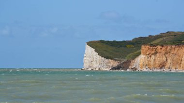 Deniz manzarası ve Seven Sisters Kayalıkları 'ndan deniz manzarası. Seaford, Doğu Sussex, İngiltere, Birleşik Krallık