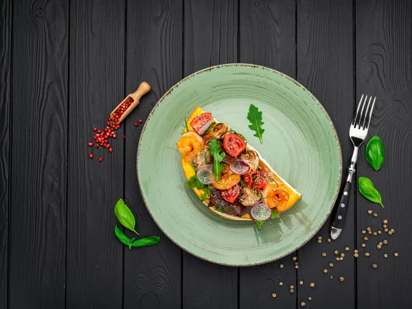 Omelet Pulyar Com Camarão Cogumelos Grelhados Conceito Alimentação Saudável — Fotografia de Stock