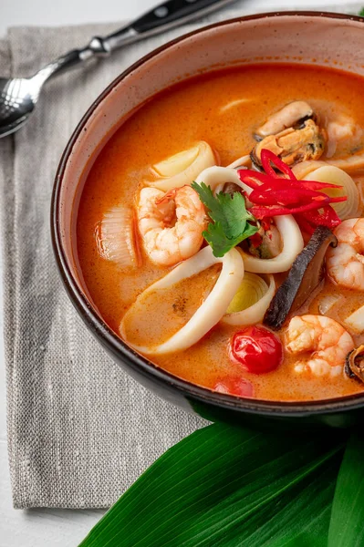 Spicy Asian Tom Yum Soup Shrimp Squid Mussels Vegetables Asian — Stock Photo, Image