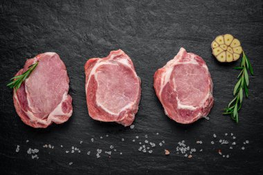Ham organik et. Domuz biftek, fileto ızgara, pişirme veya kızartma için.