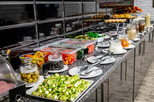 Завтрак Шведский Стол Время Завтрака Роскошном Отеле Вкусная Разнообразная Еда — стоковое фото