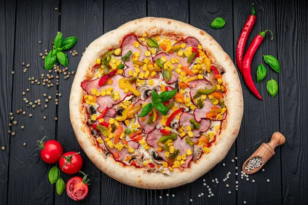 Pizza Saborosa Grande Com Diferentes Tipos Carne Pizza Com Diferentes — Fotografia de Stock