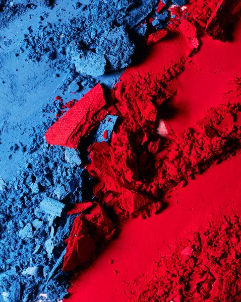 青と赤の砕いた目の影のテクスチャの背景 — ストック写真