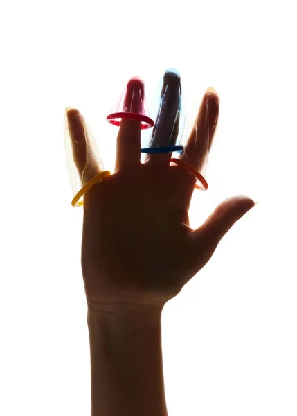 Рука Жінки Тримає Презервативи Пальцях Ізольовані Білому Тлі — стокове фото
